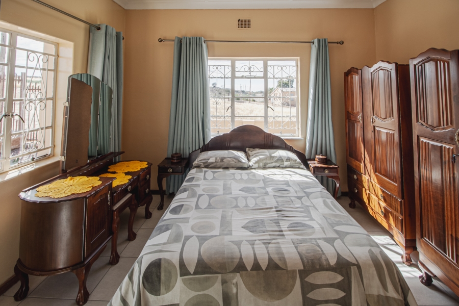 4 Bedroom Property for Sale in Lemoendraai Northern Cape